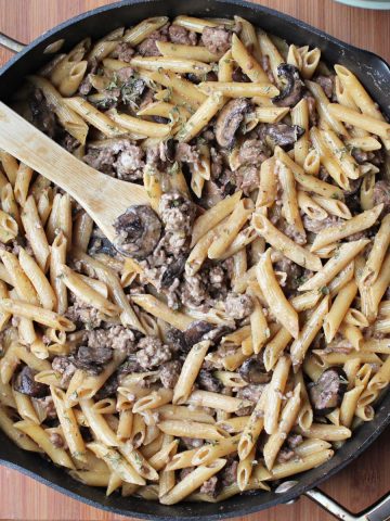 completed beef stroganoff pasta in pan