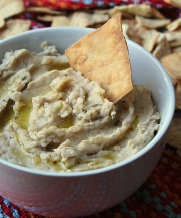 white bean dip with chip