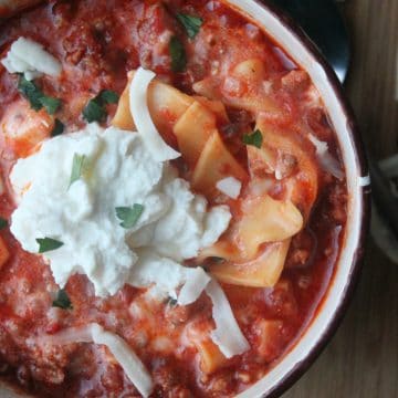 instant pot lasagna soup in bowl