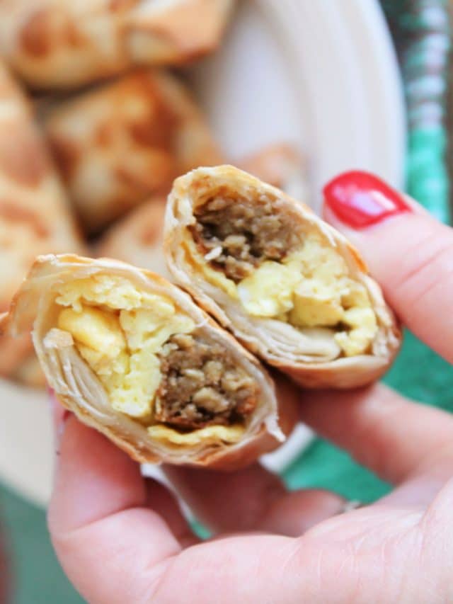 Air Fryer Breakfast Egg Rolls